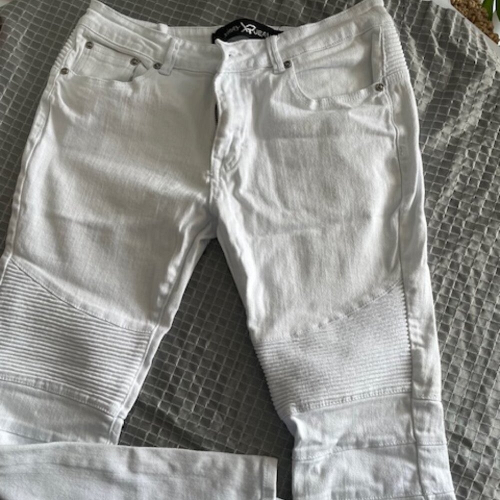 XRay Jeans stretch white size 32 waist 30 inseam 7 1/4 leg wide